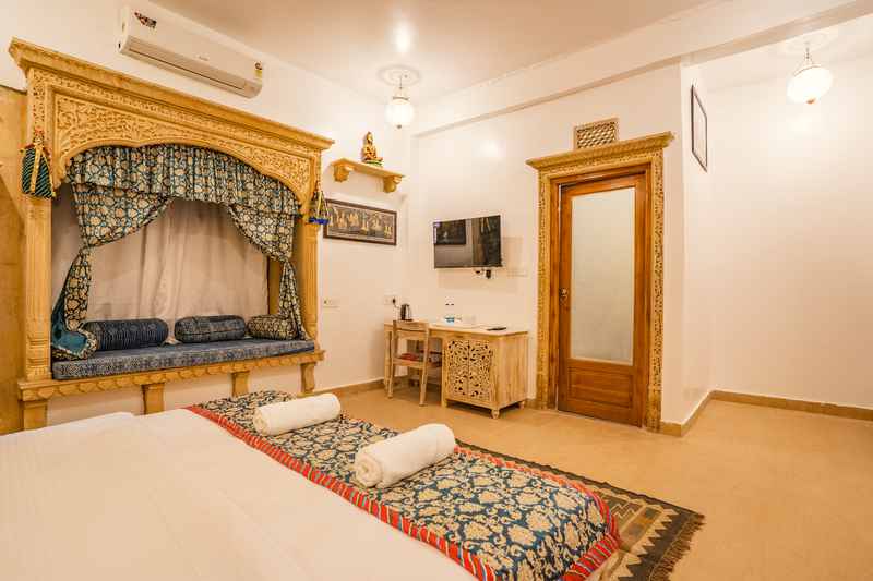 Rang Niwas Hotel